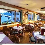 Hotel Unterbraeu